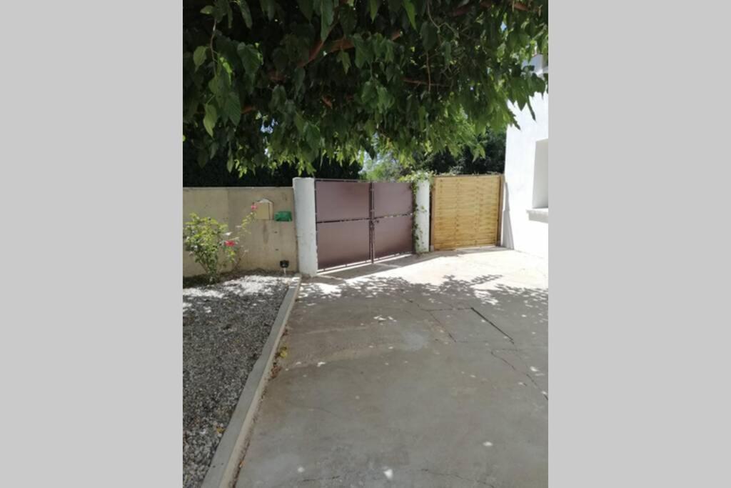 Charmant Appartement Avec Terrasse Pont-de-lʼIsère Kültér fotó